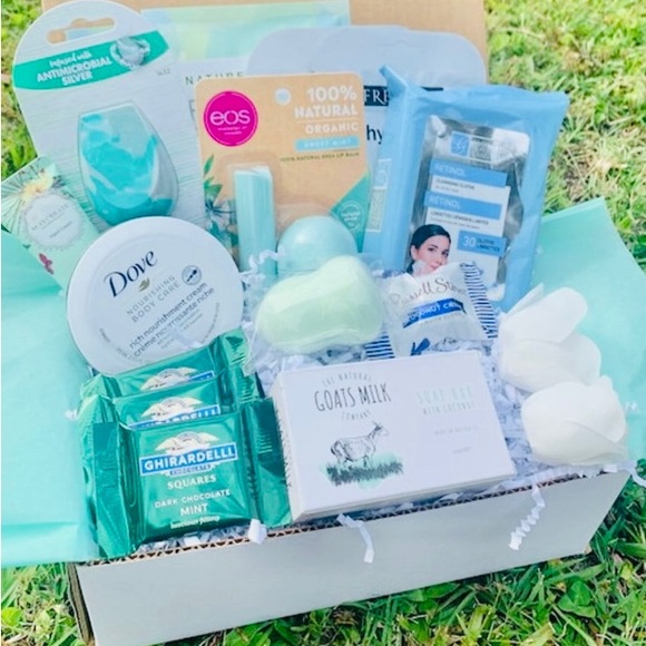 Color coded mystery box 🥳 - Picture 7 of 9